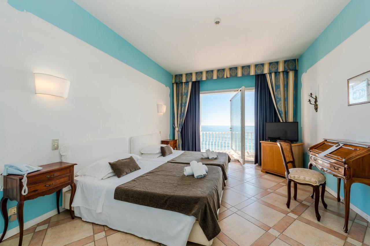Hotel Ristorante Maga Circe San Felice Circeo Buitenkant foto