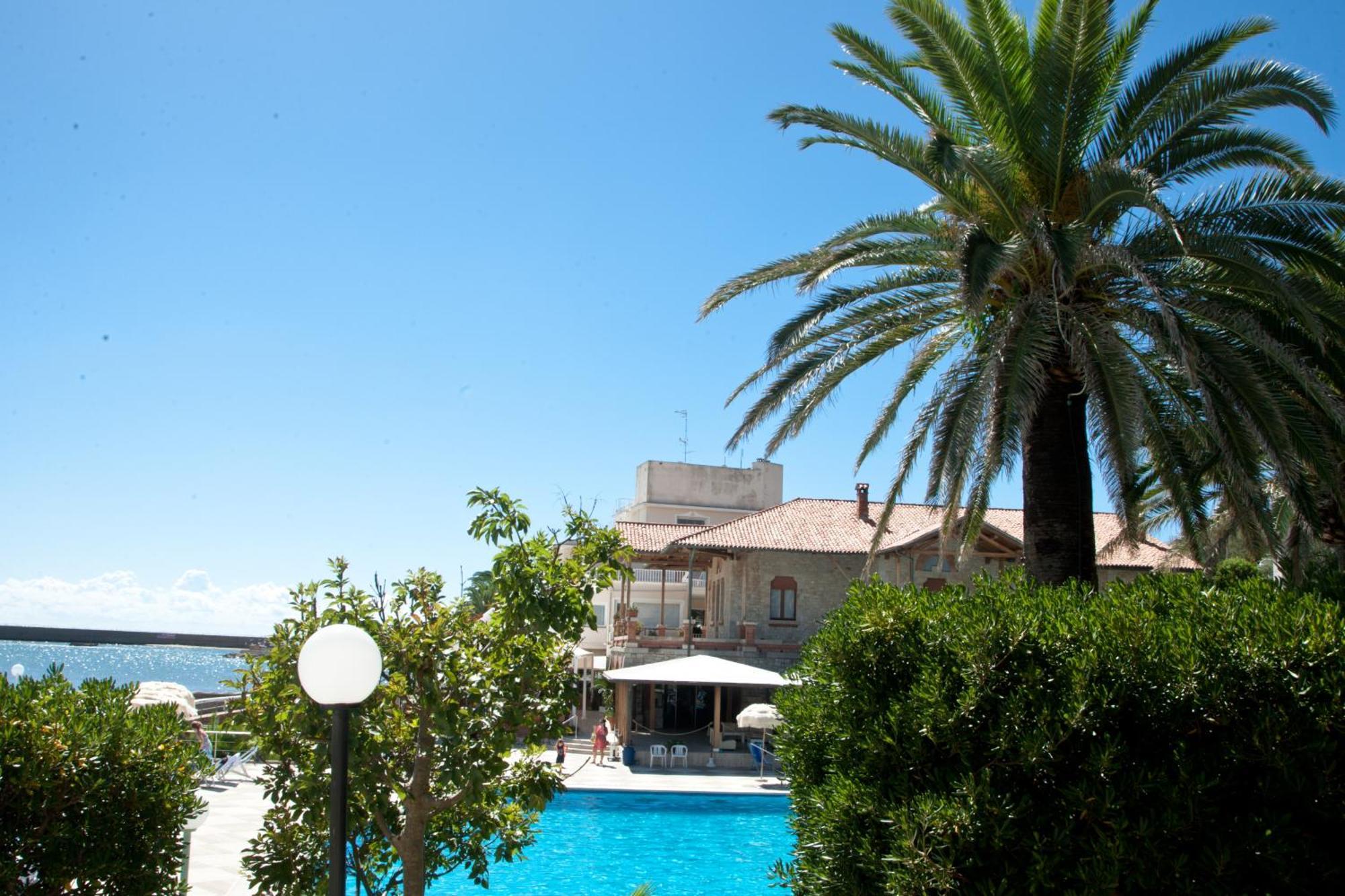 Hotel Ristorante Maga Circe San Felice Circeo Buitenkant foto