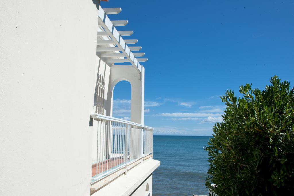 Hotel Ristorante Maga Circe San Felice Circeo Buitenkant foto